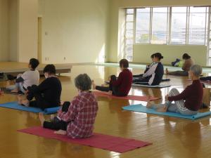 健康づくり教室の運動の様子３