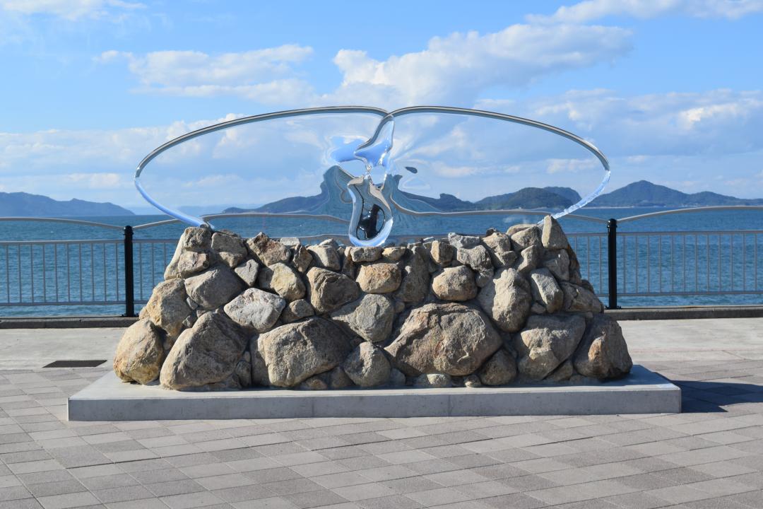 色のない翼の彼方の画像